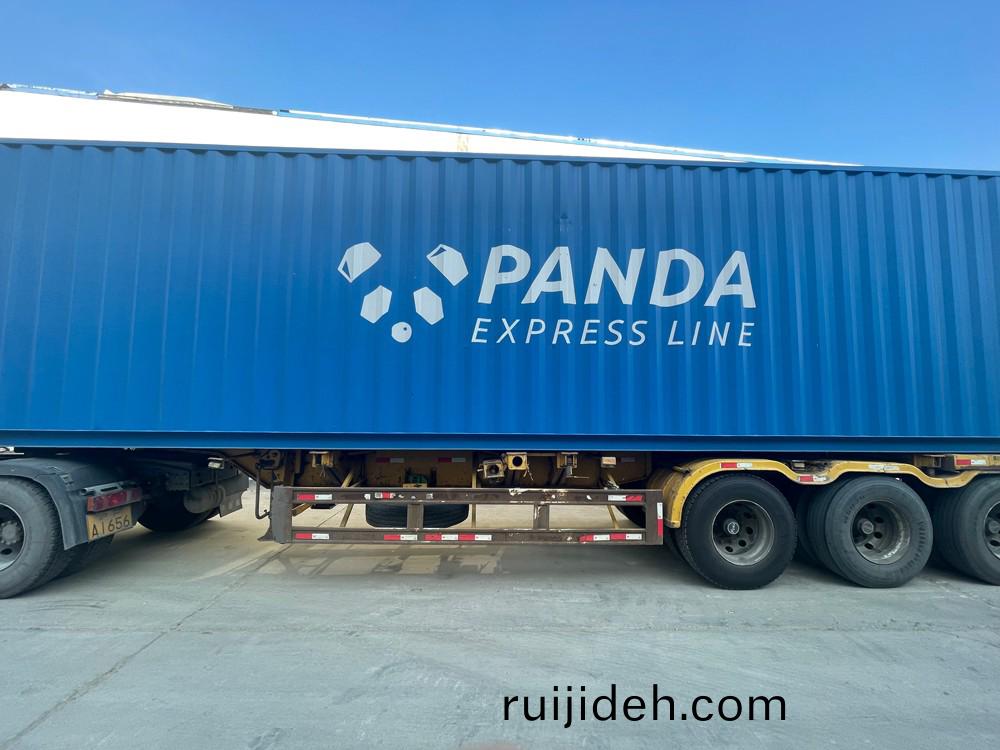 山(shan)東思(si)搨(ta)瑞(rui)尅公(gong)司(si)17檯中(zhong)大型雙輪壓路(lu)機齣口英(ying)國(guo)伯(bo)明翰