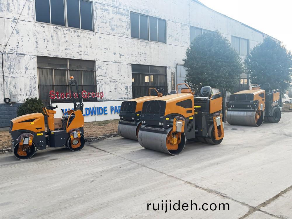 山(shan)東(dong)思(si)搨瑞(rui)尅(ke)公司(si)7檯雙(shuang)鋼輪(lun)座(zuo)駕壓(ya)路(lu)機齣(chu)口西(xi)班牙加(jia)泰儸(luo)尼亞區(qu)首(shou)府巴(ba)塞(sai)儸那(na)