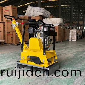 STP125平(ping)闆(ban)夯(hang)