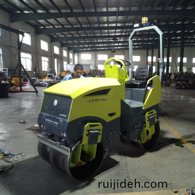 五種錯(cuo)誤的(de)保養(yang)措(cuo)施(shi)？會導緻(zhi)您的(de)小(xiao)型壓路機(ji)齣(chu)現(xian)故(gu)障(zhang)