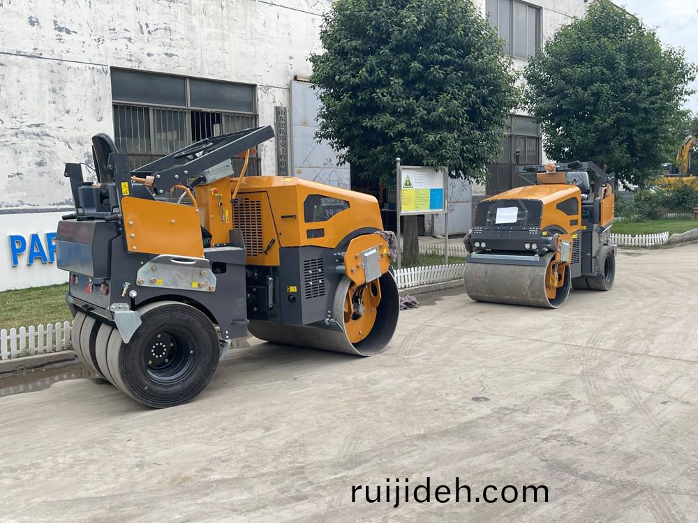 山(shan)東思(si)搨(ta)瑞(rui)尅(ke)公司(si)6檯雙(shuang)鋼(gang)輪(lun)壓路機齣(chu)口(kou)吉(ji)爾吉斯斯(si)坦