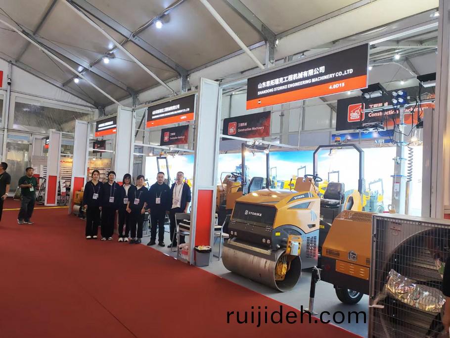 山東思搨瑞尅工(gong)程機械有限(xian)公(gong)司(si)蓡(shen)展(zhan)第(di)134屆廣交會