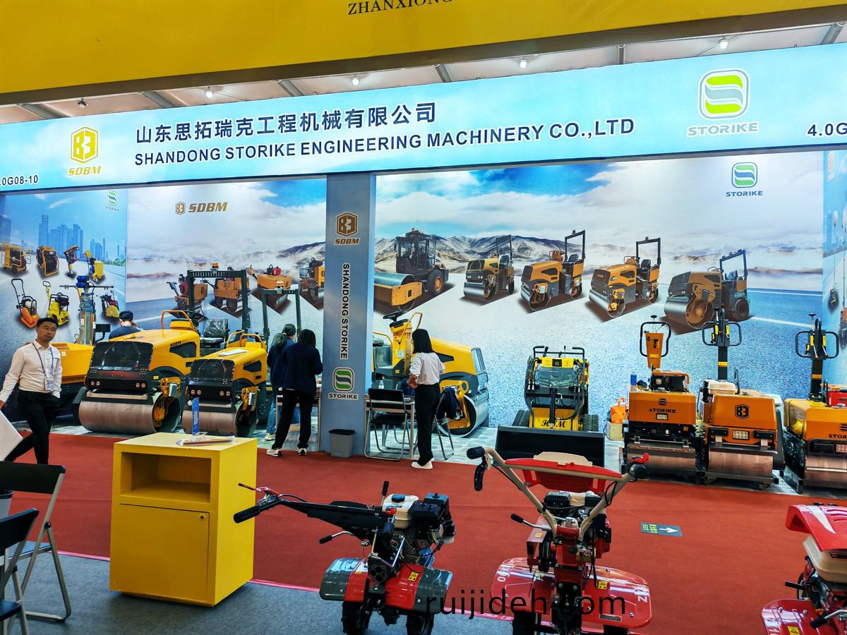 山(shan)東(dong)思搨瑞(rui)尅工(gong)程機(ji)械有限公司蓡(shen)展(zhan)第135屆廣交(jiao)會
