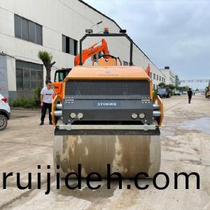 座(zuo)駕壓路機ST5000