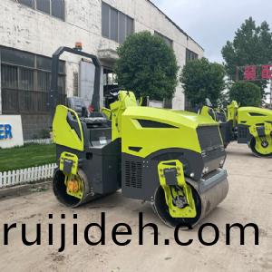 座駕(jia)式壓路(lu)機(ji)ST3000