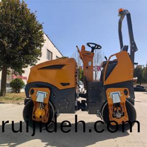 座駕式壓路(lu)機ST2500