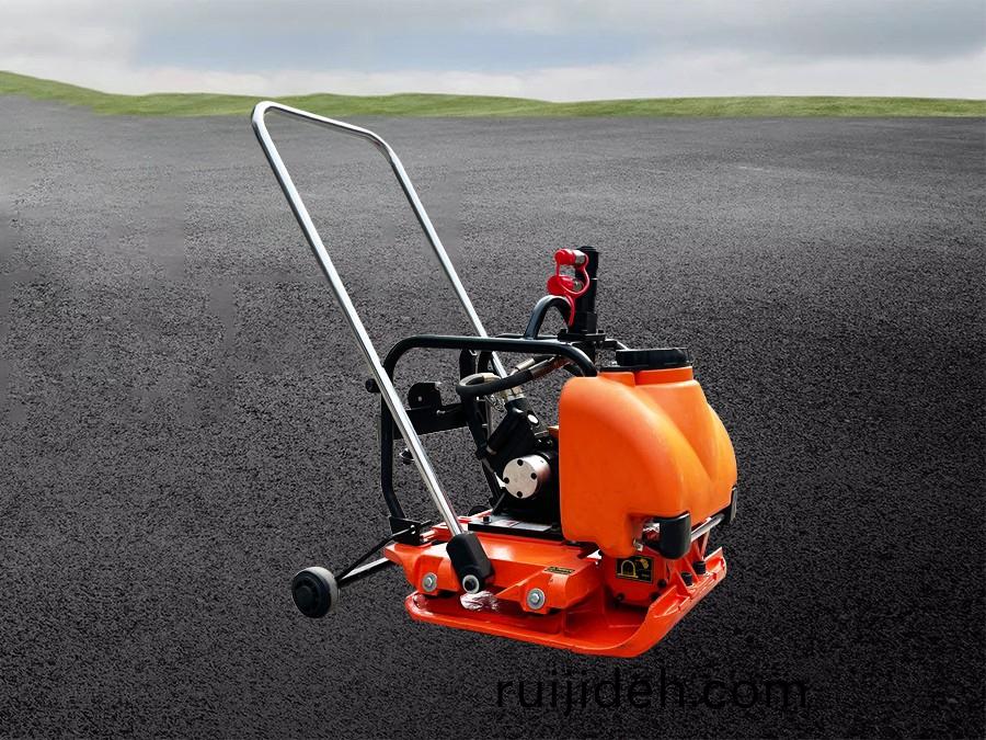 液壓(ya)平(ping)闆(ban)夯STP90V