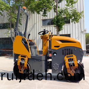 座駕式壓(ya)路(lu)機ST1200