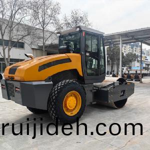 座(zuo)駕(jia)壓路(lu)機STS08