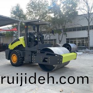 座駕(jia)壓(ya)路(lu)機STS06