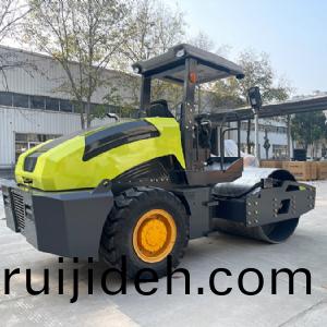 座駕(jia)壓(ya)路機(ji)STS06