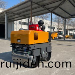 手扶壓(ya)路機SVH80