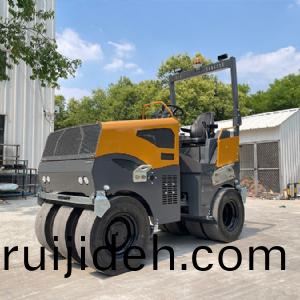 雙(shuang)膠(jiao)輪壓路(lu)機ST5000DQ