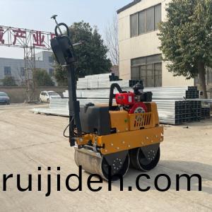 手(shou)扶(fu)壓路機SVH60M